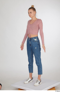 Kate Jones blue jeans casual dressed pink long sleeve t…